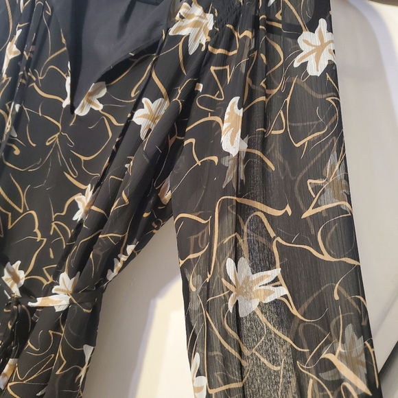 ELIZABETH & JAMES DRESS - SMALL - Picture 4 of 12